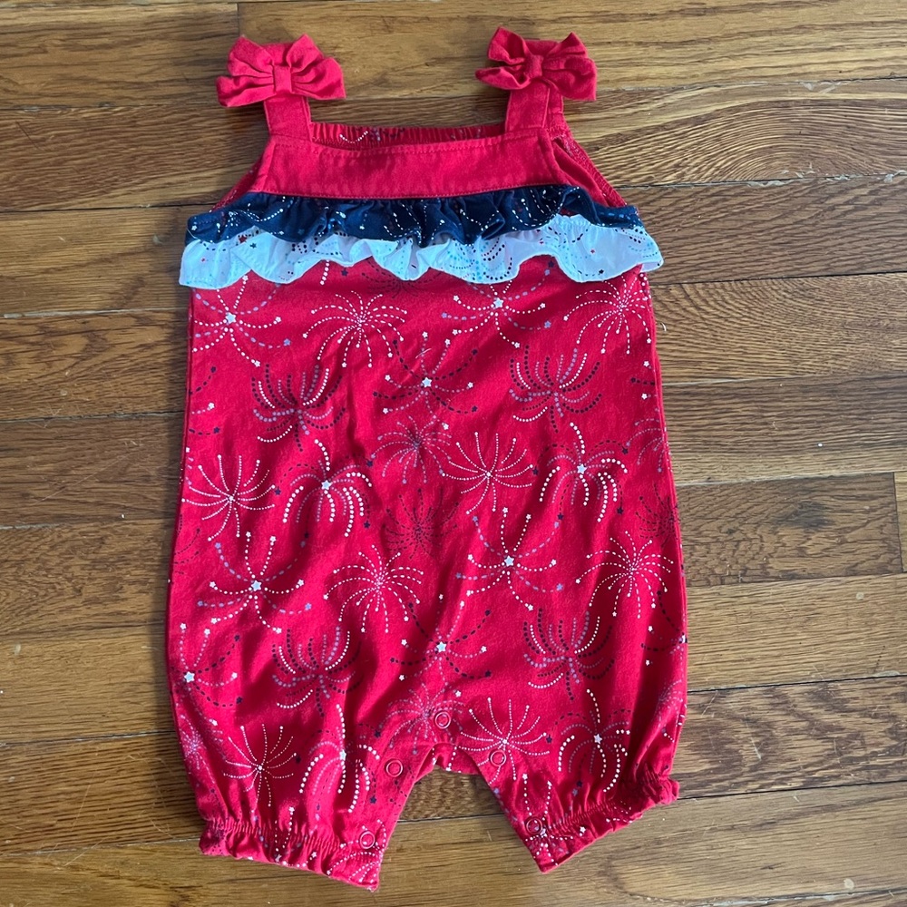 Way To Celebrate brand baby girl patriotic printed romper. Size 6-9 months. EUC